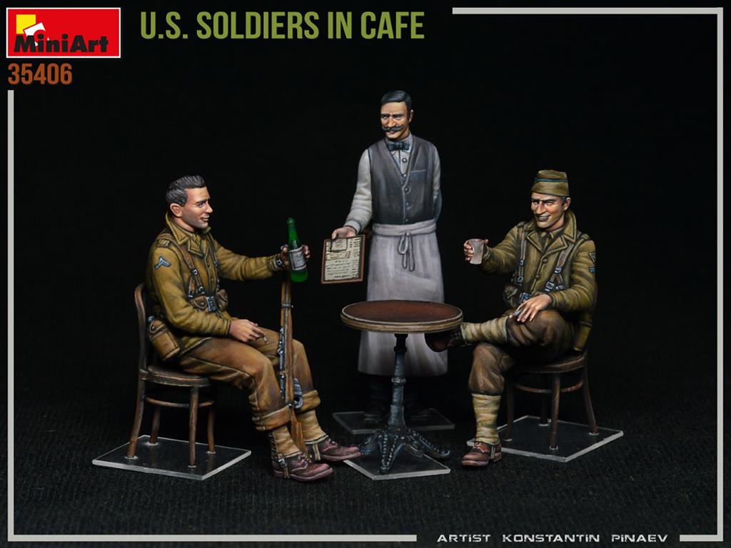 U.S. Soldiers In Café (Vista 2)