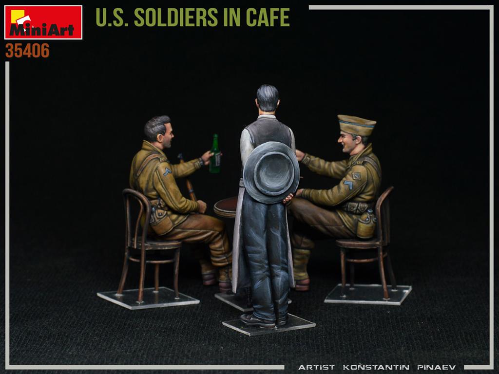 U.S. Soldiers In Café (Vista 4)