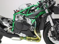 Kawasaki Ninja H2 Carbon (Vista 22)